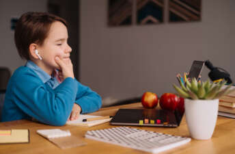 Screen Time Balance: Kid-Centric Apps for Learning ABCs Responsibly