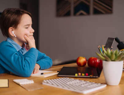 Screen Time Balance: Kid-Centric Apps for Learning ABCs Responsibly